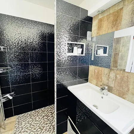 Maison 3 Chambres, Jardin Clos, A Proximite, Bien Equipe, Wifi, Parking - Fr-1-197-535