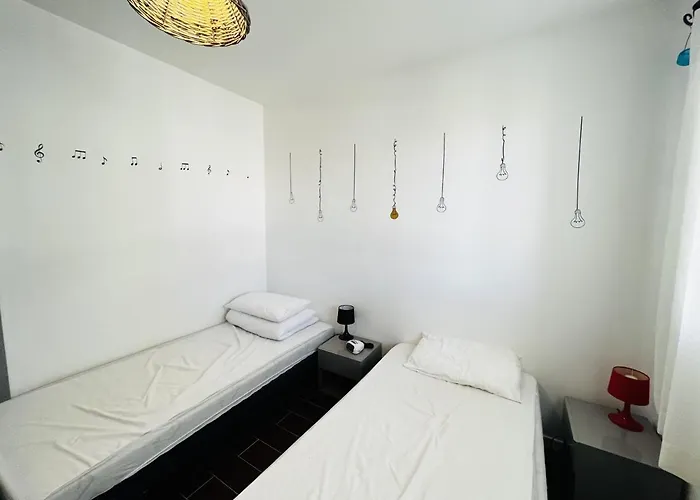 Maison 3 Chambres, Jardin Clos, A Proximite, Bien Equipe, Wifi, Parking - Fr-1-197-535 펜션 *