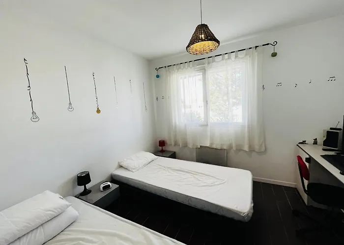 Maison 3 Chambres, Jardin Clos, A Proximite, Bien Equipe, Wifi, Parking - Fr-1-197-535 펜션 *