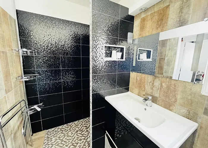 Maison 3 Chambres, Jardin Clos, A Proximite, Bien Equipe, Wifi, Parking - Fr-1-197-535